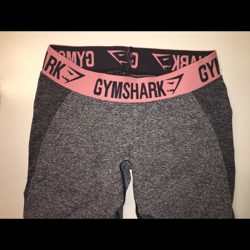 Brand new gymshark cropped pants!